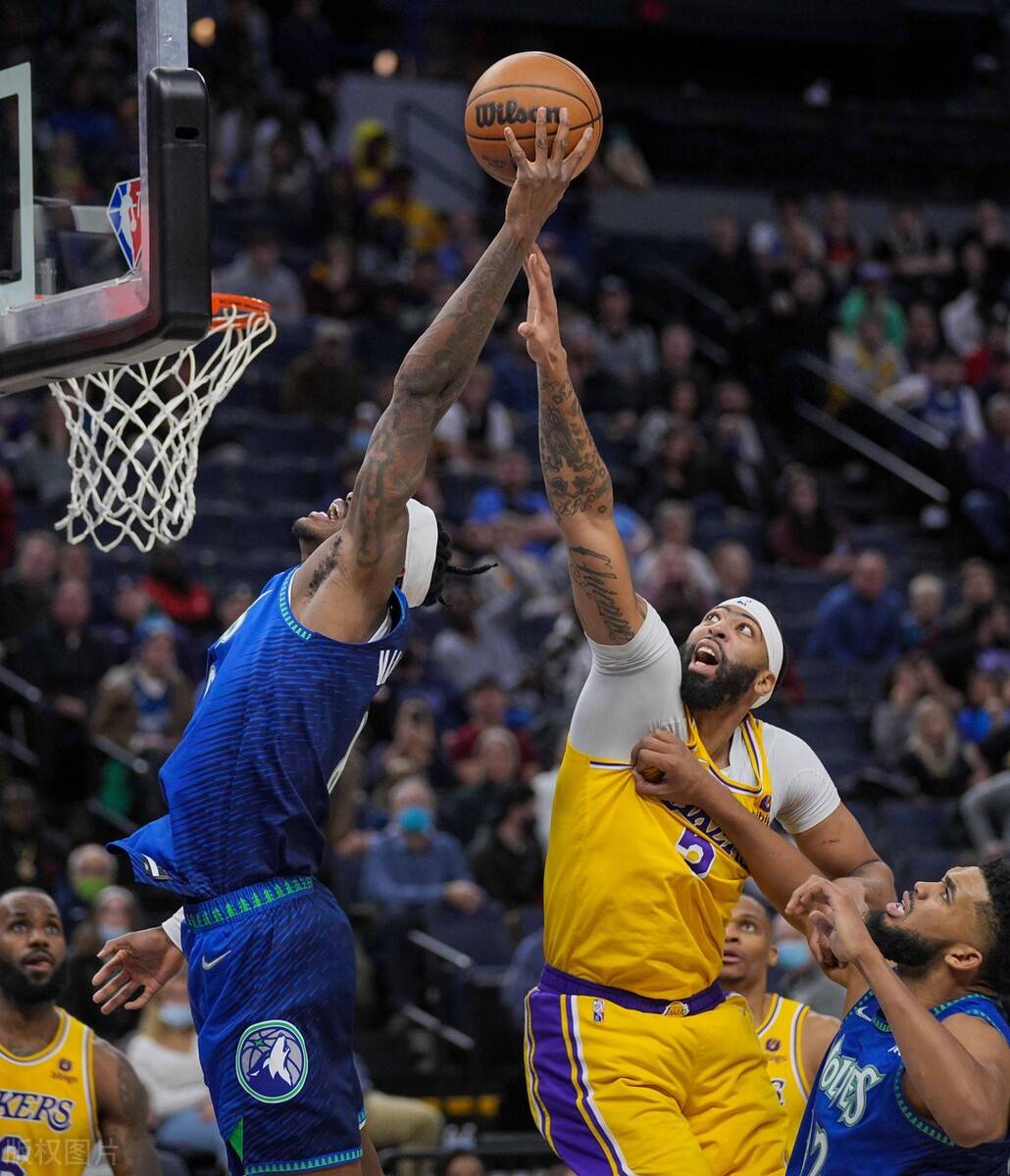 摩纳哥训练开放日；今晨伤情更新引欢呼；CBA季后赛在即；身体对抗强度拉满的简单介绍